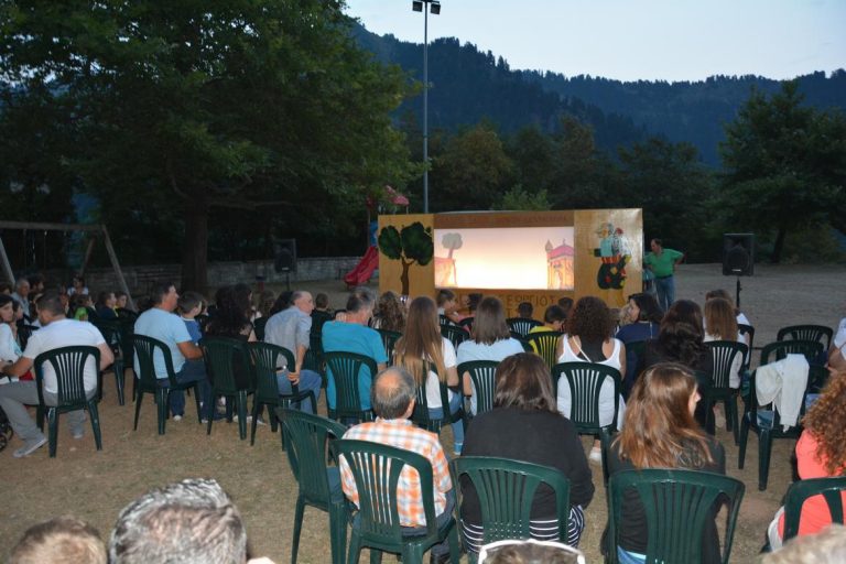 ΘΕΑΤΡΟ ΣΚΙΩΝ ( ΚΑΡΑΓΚΙΟΖΗΣ ) ΣΤΟ ΤΡΟΒΑΤΟ